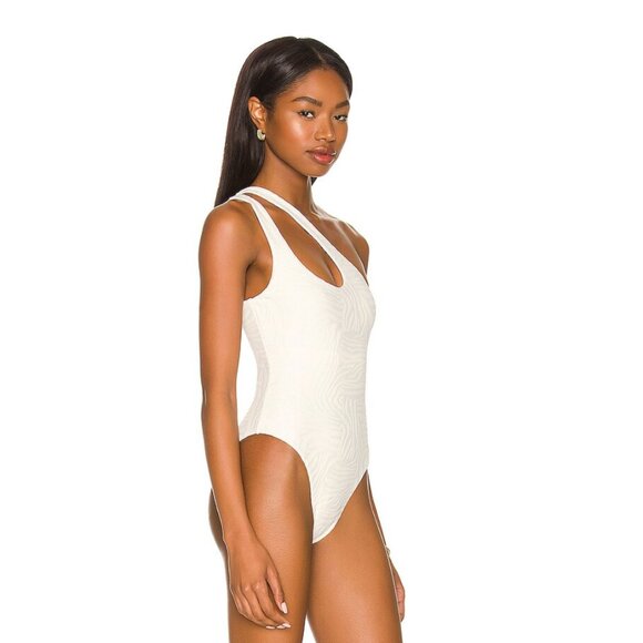 NWT - L*Space Phoebe One Piece textured print swimsuit in Cream - Picture 2 of 11